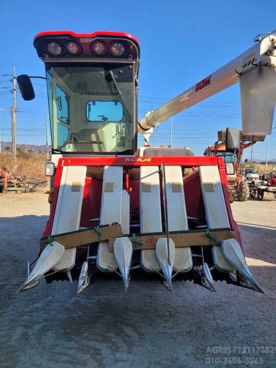 Kukje Combine Harvester DKC865 (5Rows) 앞좌측면