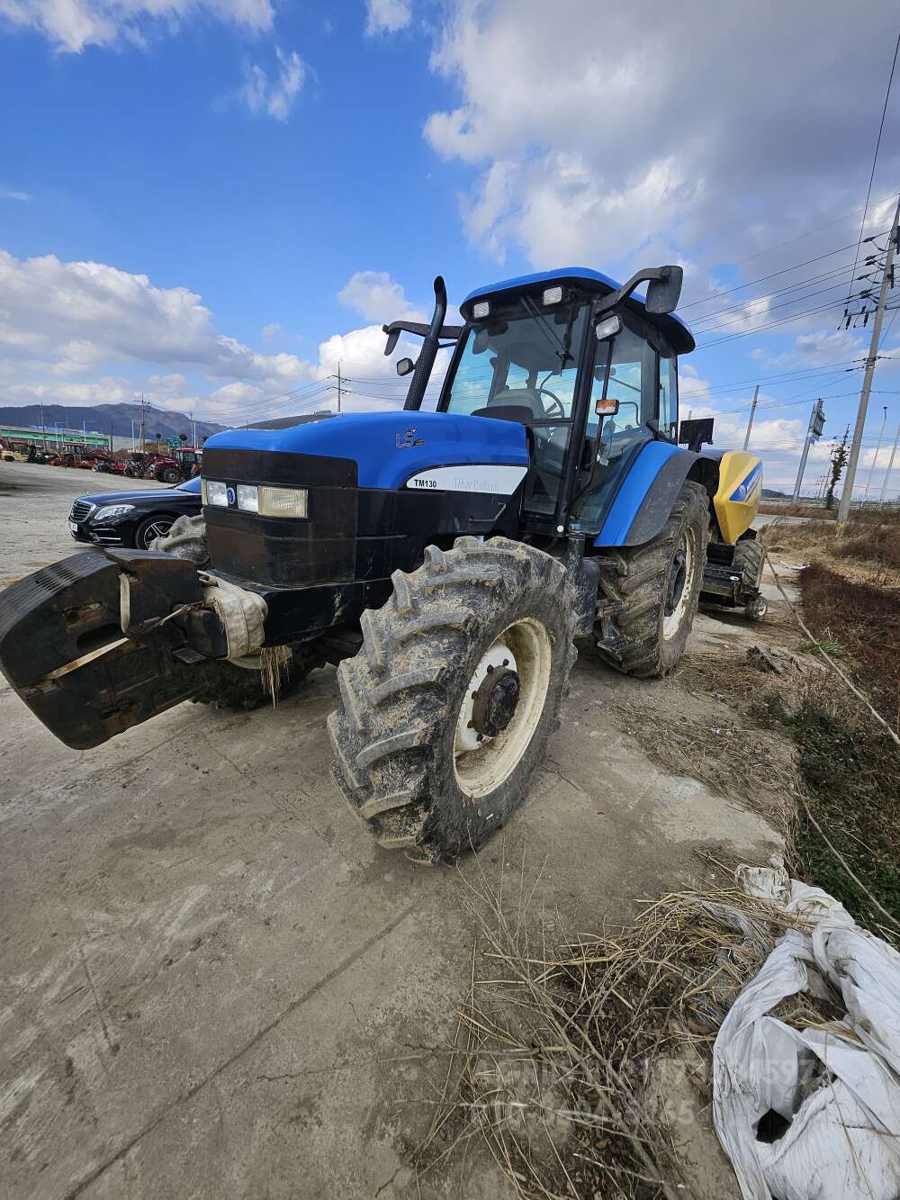 뉴홀랜드 트랙터 TM130 (125마력) 뒤우측면