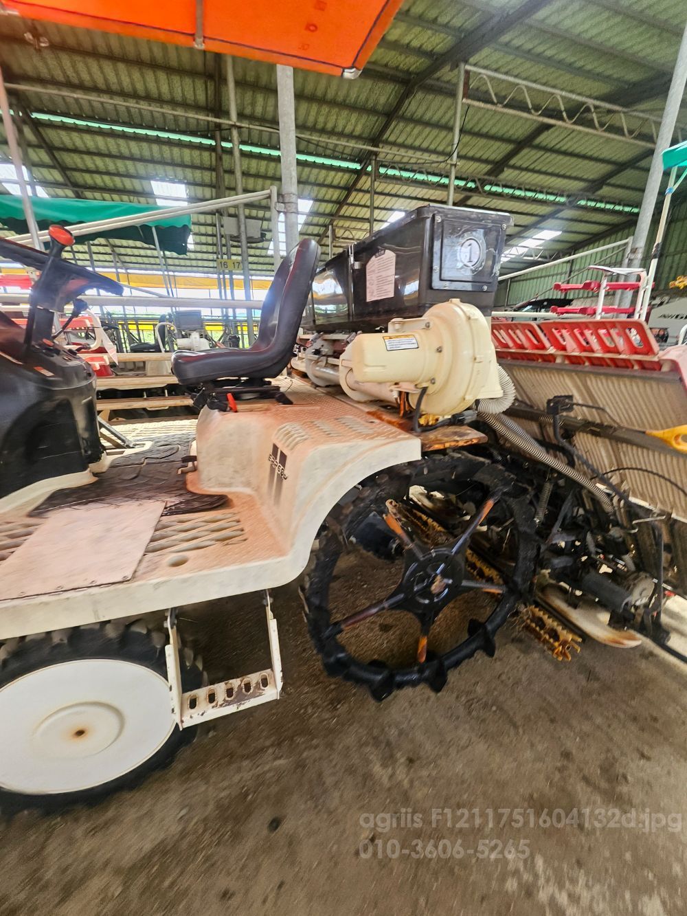 Daedong Rice transplanter ERP60DX (6Rows) 뒤우측면