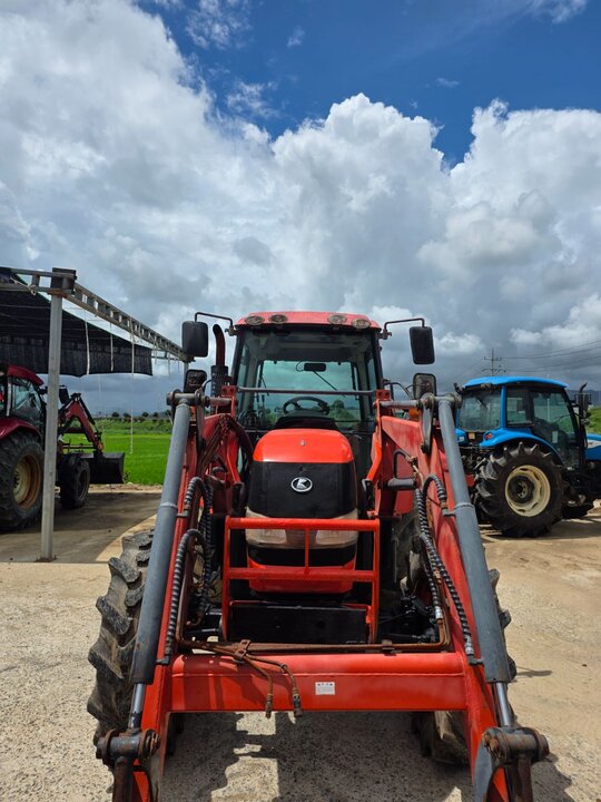 Kubota Tractor MZ853 (85hp) 앞좌측면