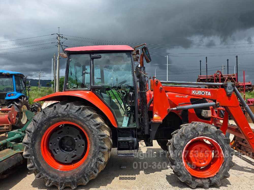 Kubota Tractor MZ853 (85hp) 뒤우측면