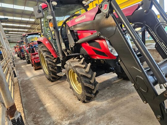 얀마 트랙터 YT470 (70마력) 앞좌측면