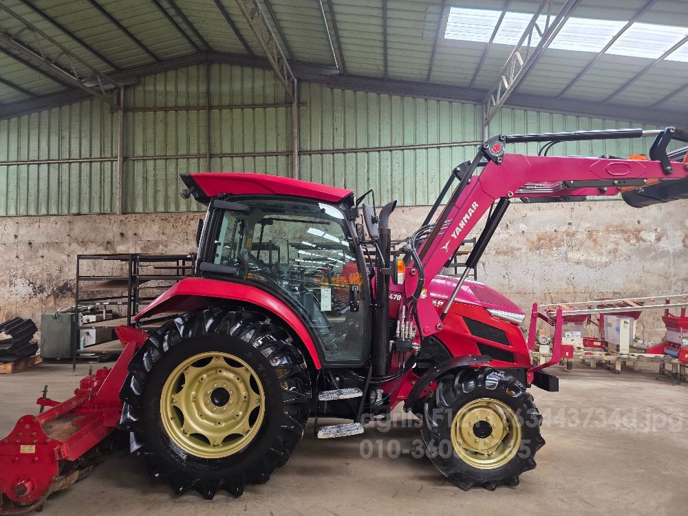 얀마 트랙터 YT470 (70마력) 뒤우측면