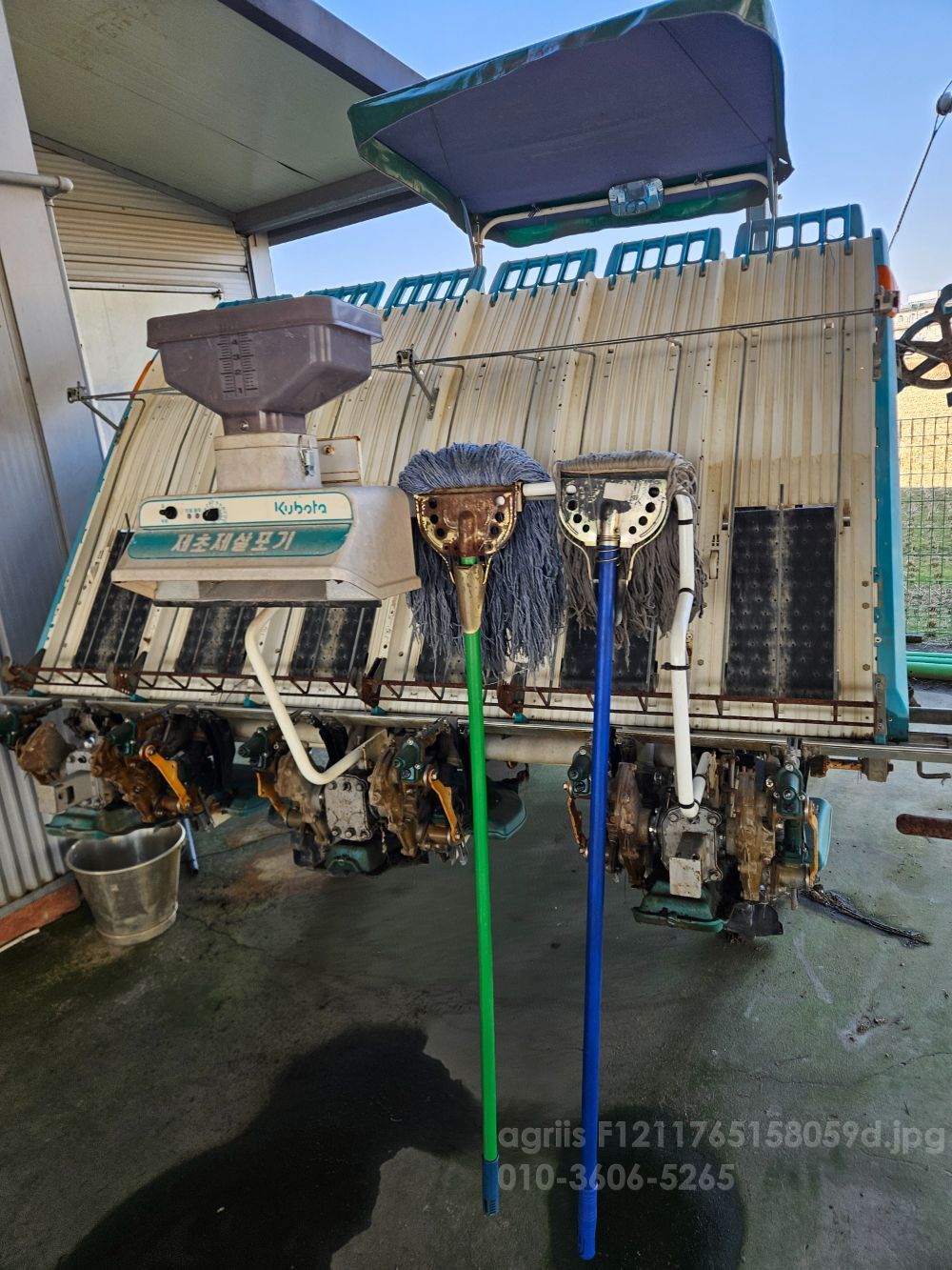 Kubota Rice transplanter KZP67FR (6Rows) 뒤우측면