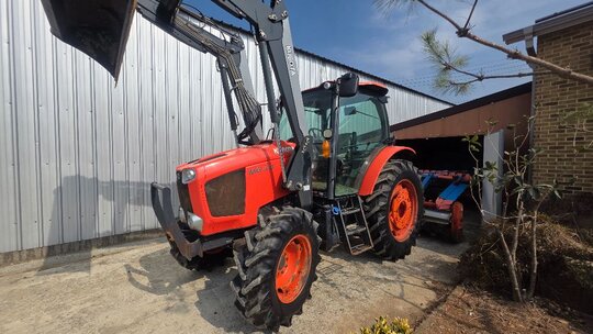 Kubota Tractor M6-108 (116hp)