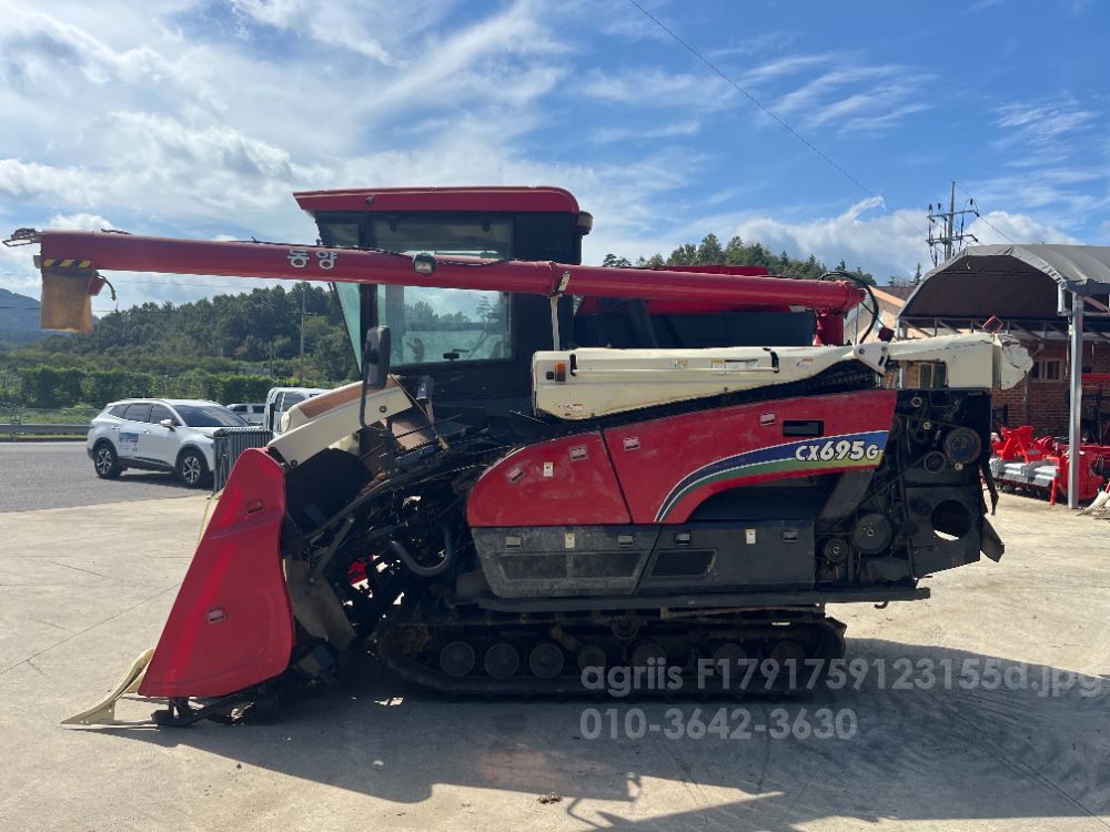 TYM 콤바인 CX695G (6조식) 뒤우측면