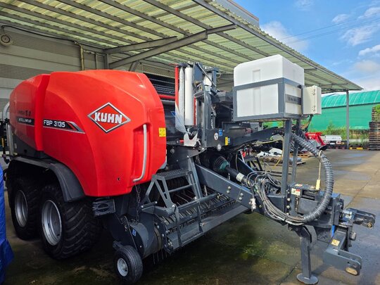  Round Baler FBP3135PLUSFILM  앞좌측면