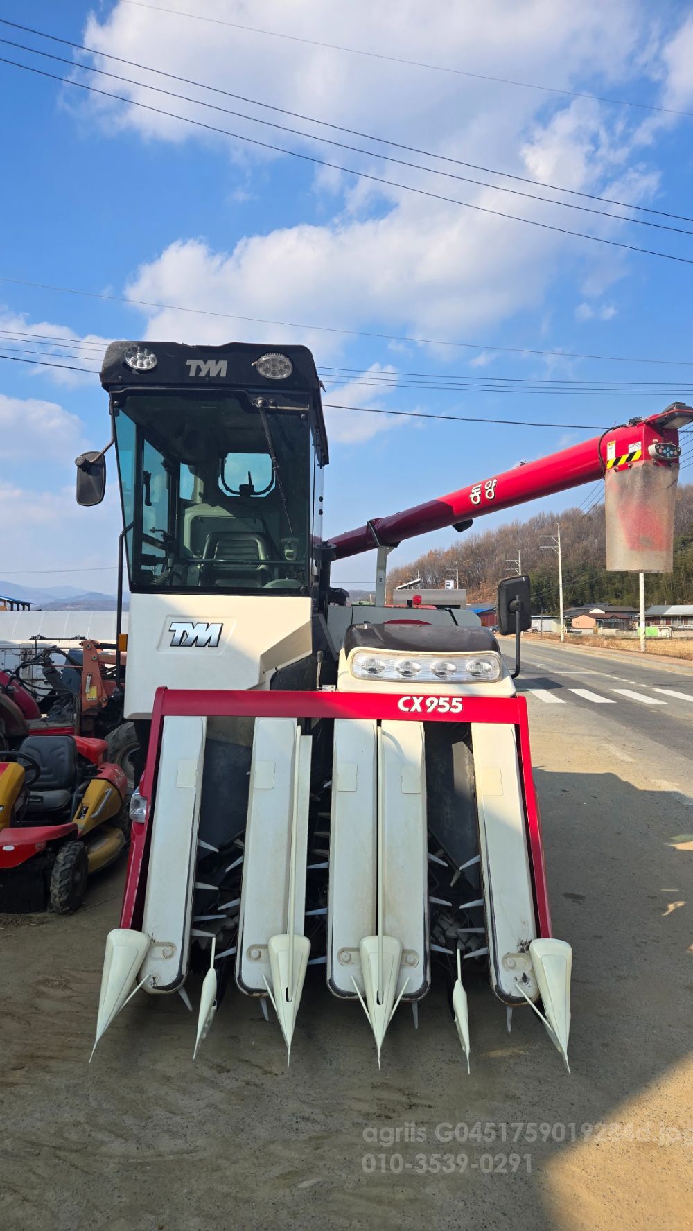 TYM Combine Harvester CX955 (5Rows) 뒤우측면