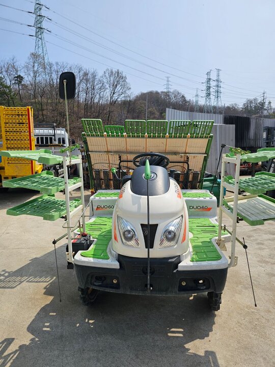 Daedong Rice transplanter DUO60 (6Rows)