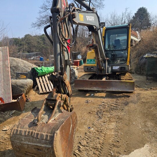 볼보EC55B 굴삭기 (5톤)