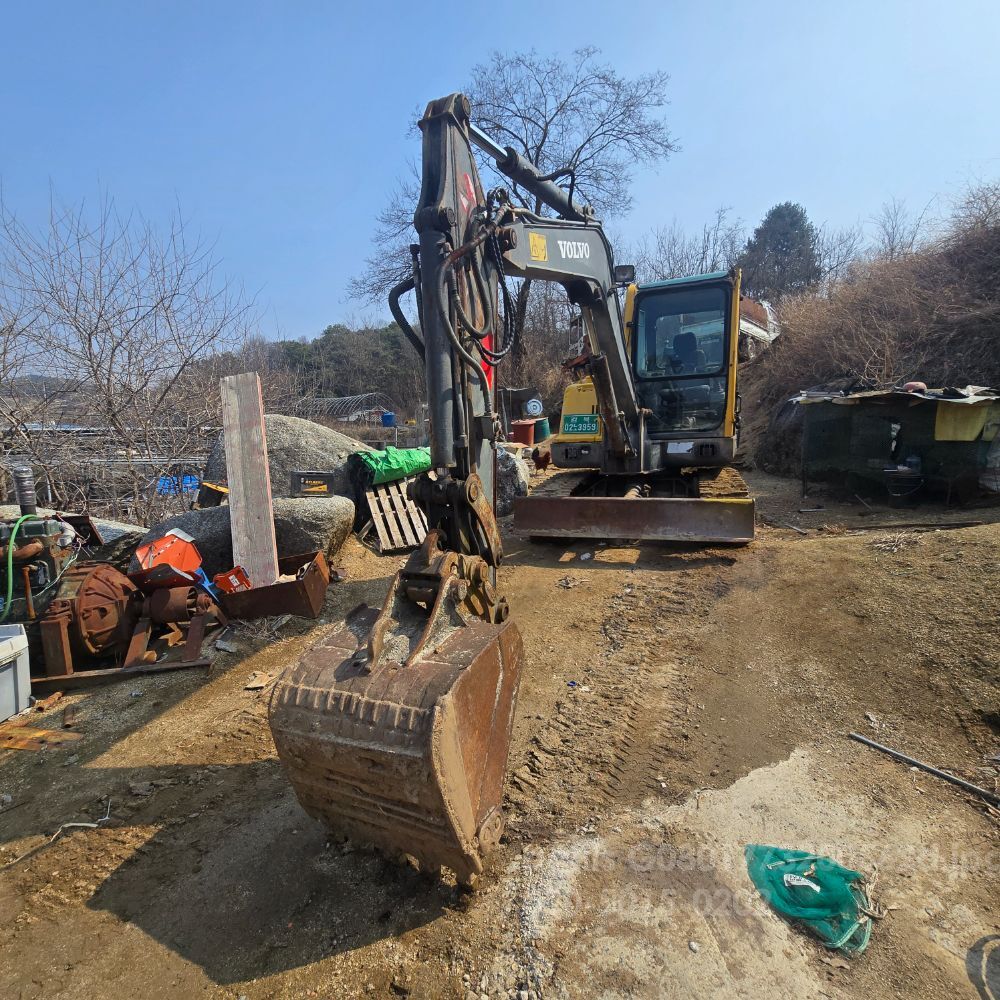 볼보EC55B 굴삭기 (5톤) 뒤우측면