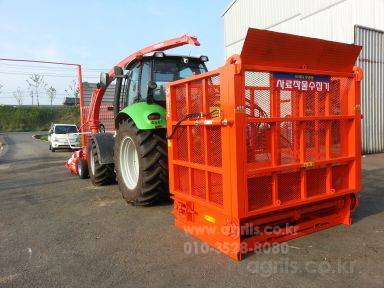  사료작물수집기(후방형) 사료작물수집기(후방형)
