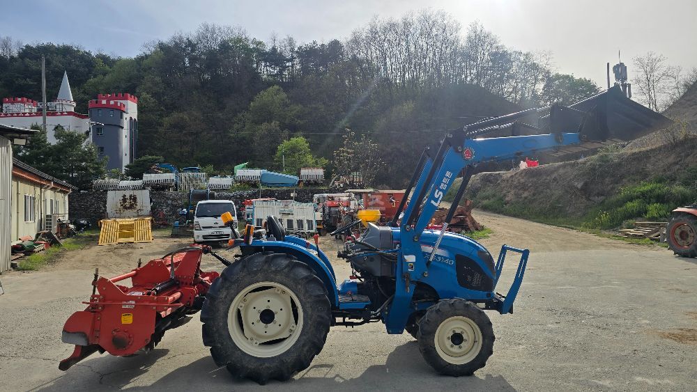 LS 트랙터 XG3140 (40.5마력) 뒤우측면
