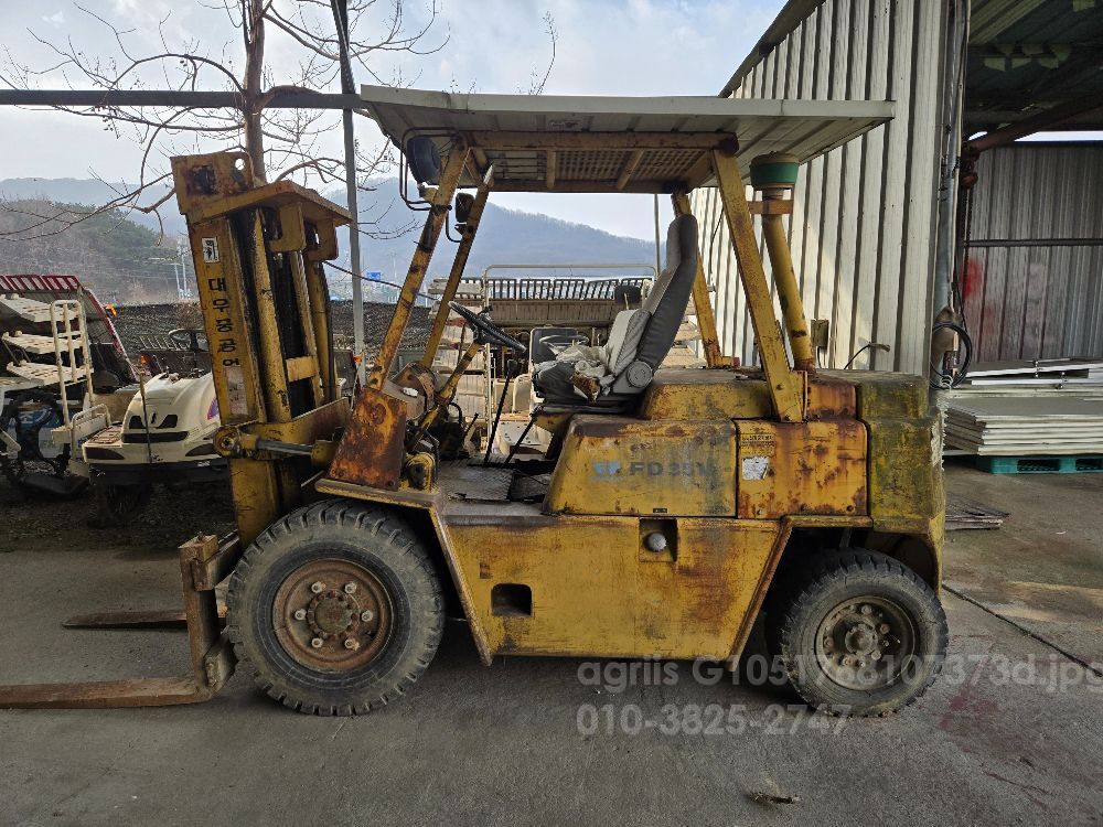 두산 3.5톤 디젤지게차 지게차 FD35 (3.5톤) 뒤우측면