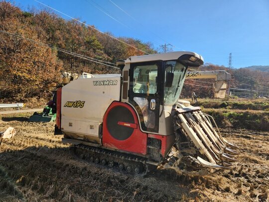 Yanmar Combine Harvester AW695 (6Rows)