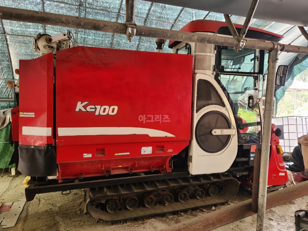 Kukje Combine Harvester KC100-CX (6Rows) 뒤우측면
