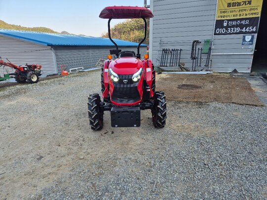 TYM 트랙터 K48 (48.3마력) 앞좌측면