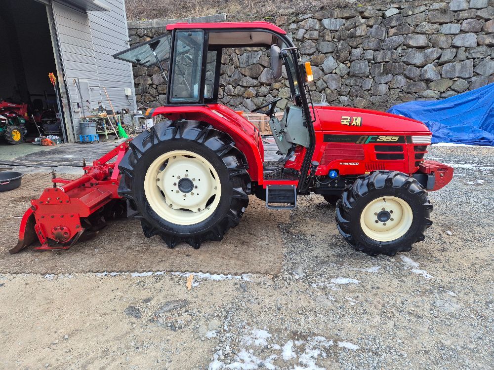 국제 트랙터 AF365 (36마력) 뒤우측면