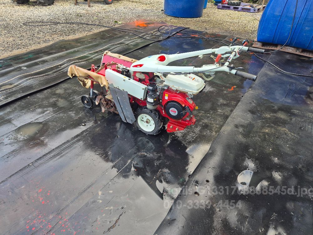 아세아 관리기, 진동배토기, 딸기두둑형성기, 딸기배토기, 두둑형성기 AVR-650 뒤우측면