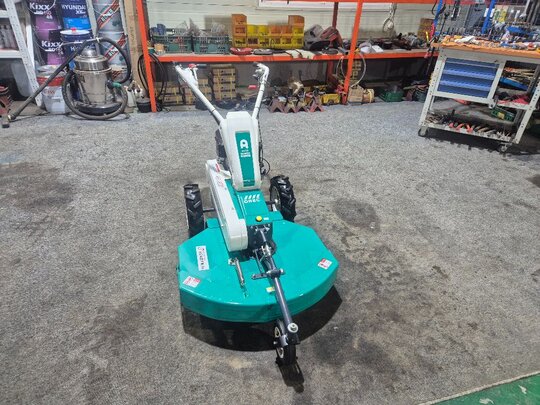  동력제초기 AM71B  앞좌측면