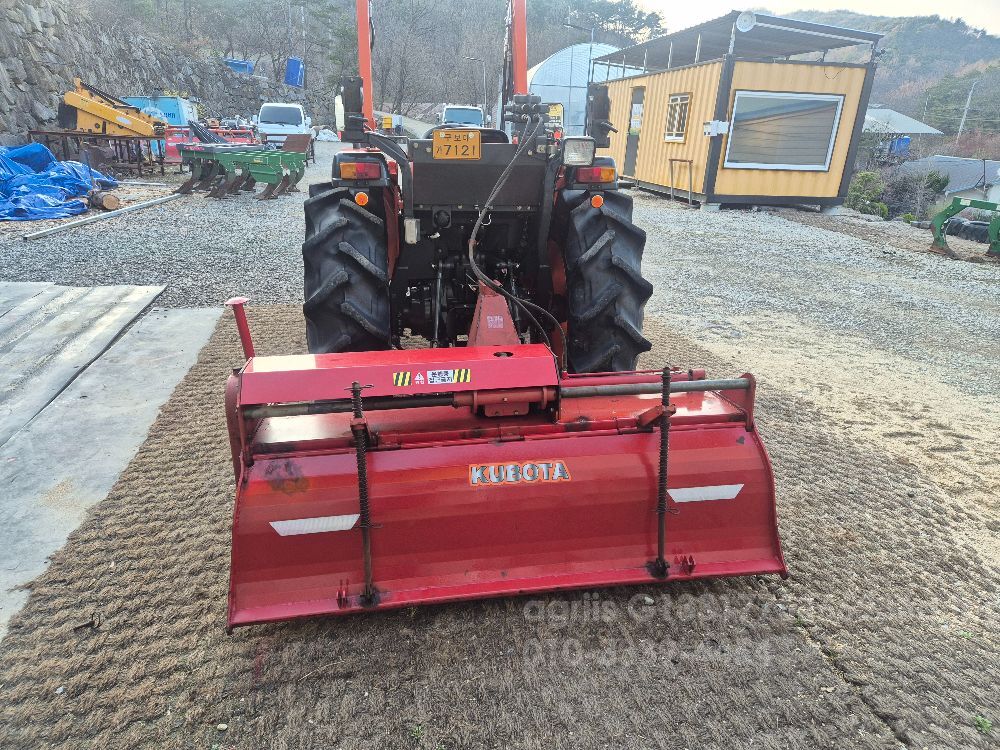 Kubota Tractor L44SU (42hp) 뒤우측면