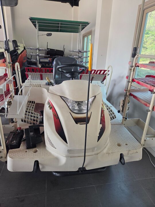 얀마 이앙기 VP60 (6조식) 앞좌측면