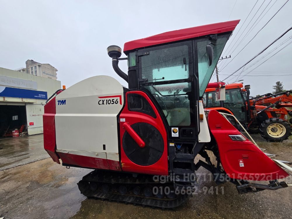 TYM 콤바인 CX1056 (6조식) 뒤우측면