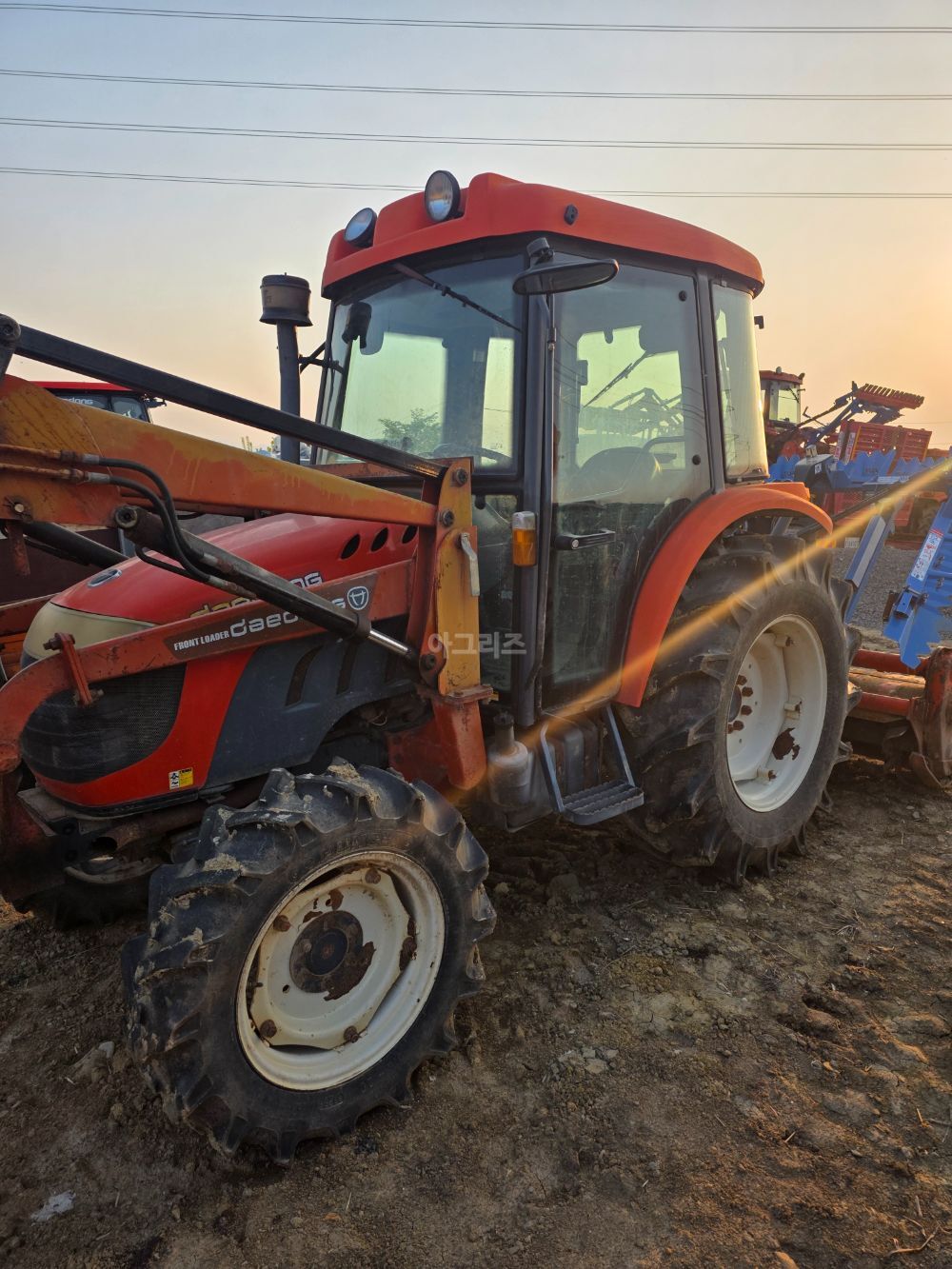Daedong Tractor D500 (50hp) 뒤우측면