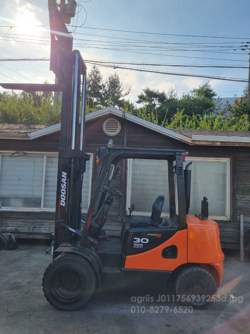 두산 지게차 3톤디젤 뒤우측면