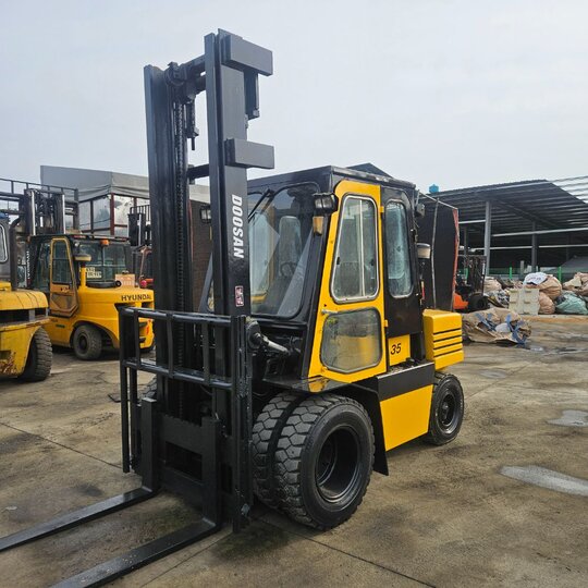 두산 지게차 D35 (3.5톤)