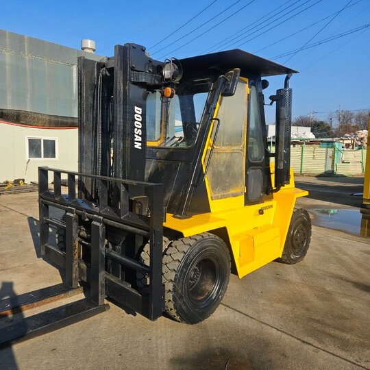 두산 지게차 LD50자동발 (5톤)