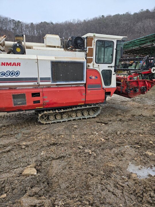 Yanmar Combine Harvester GC800 (8Rows)