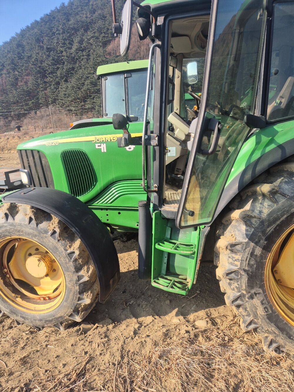 JohnDeere Tractor 6320 (100hp) 뒤우측면