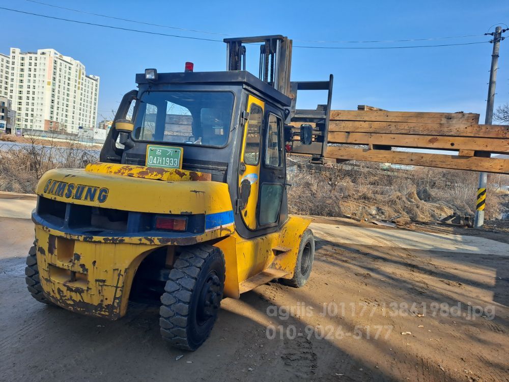  Forklift 클라크6톤 (6톤) 뒤우측면