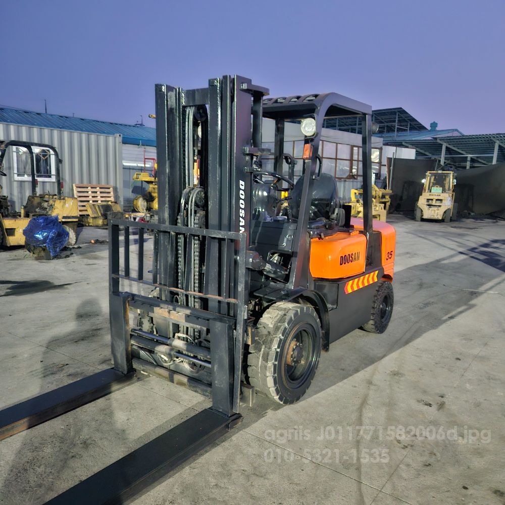  Forklift 3.5톤3단자동발 (3.5톤) 뒤우측면