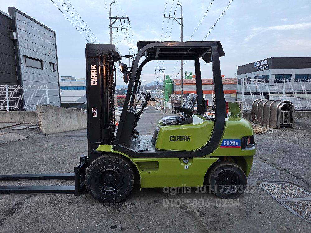Clark Forklift FX2.5톤 3단 (2.5톤) 뒤우측면
