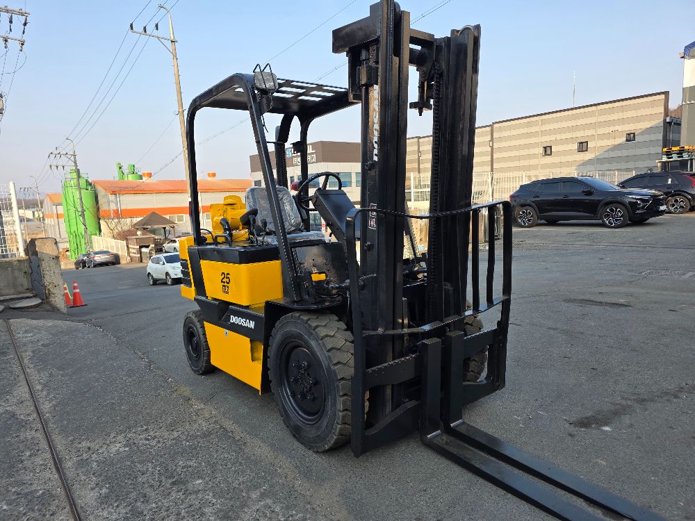 Doosan Forklift LD25S-2 (2.5톤) 뒤우측면