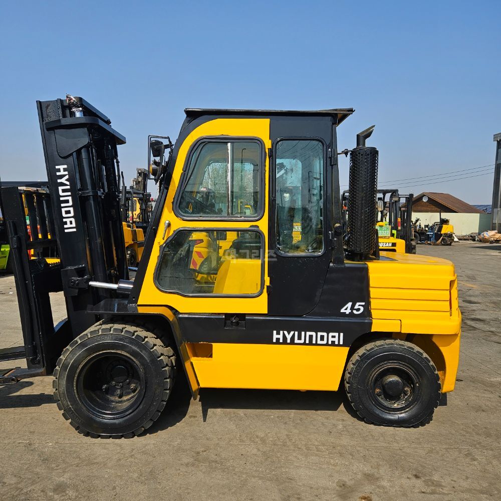 Hyundai Forklift HR4.5톤 (4.5톤) 뒤우측면