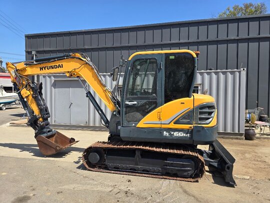 Hyundai Excavator HX60MT (6.0톤) 앞좌측면