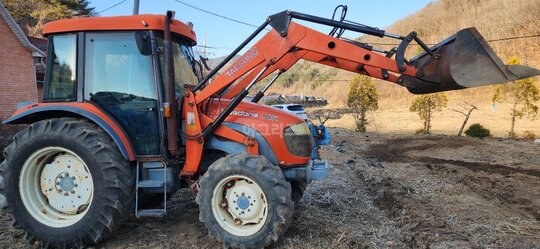 Daedong Tractor D851 (85hp) 앞좌측면