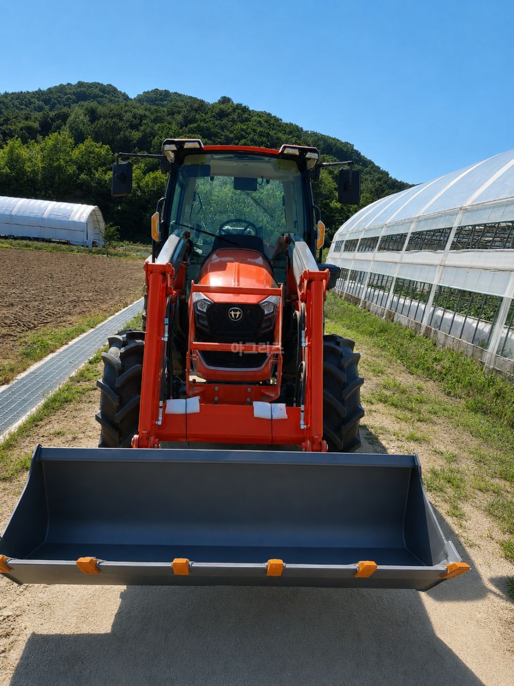 대동 트랙터 GX7510ATC (73.1마력) 뒤우측면