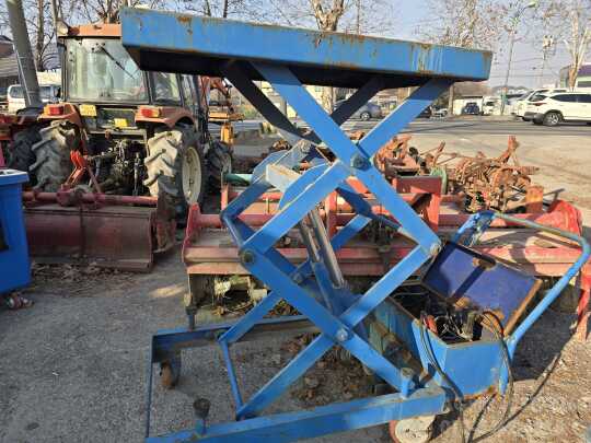 밧데리 이동식 리프트  리프트 