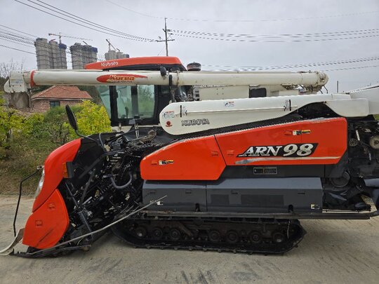 Kubota Combine Harvester ARN98 (6Rows)