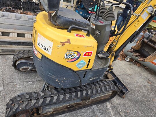 얀마  굴삭기 (1톤)