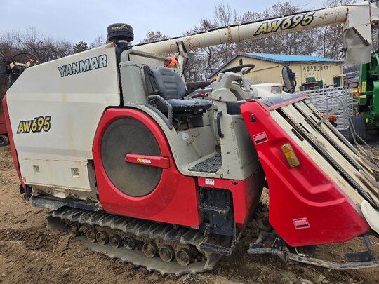 Yanmar Combine Harvester AW695 (6Rows)