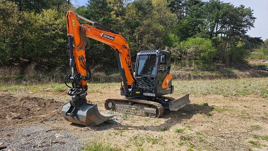 두산인프라코어 굴삭기 DX65MT-7 (6.5톤) 앞좌측면