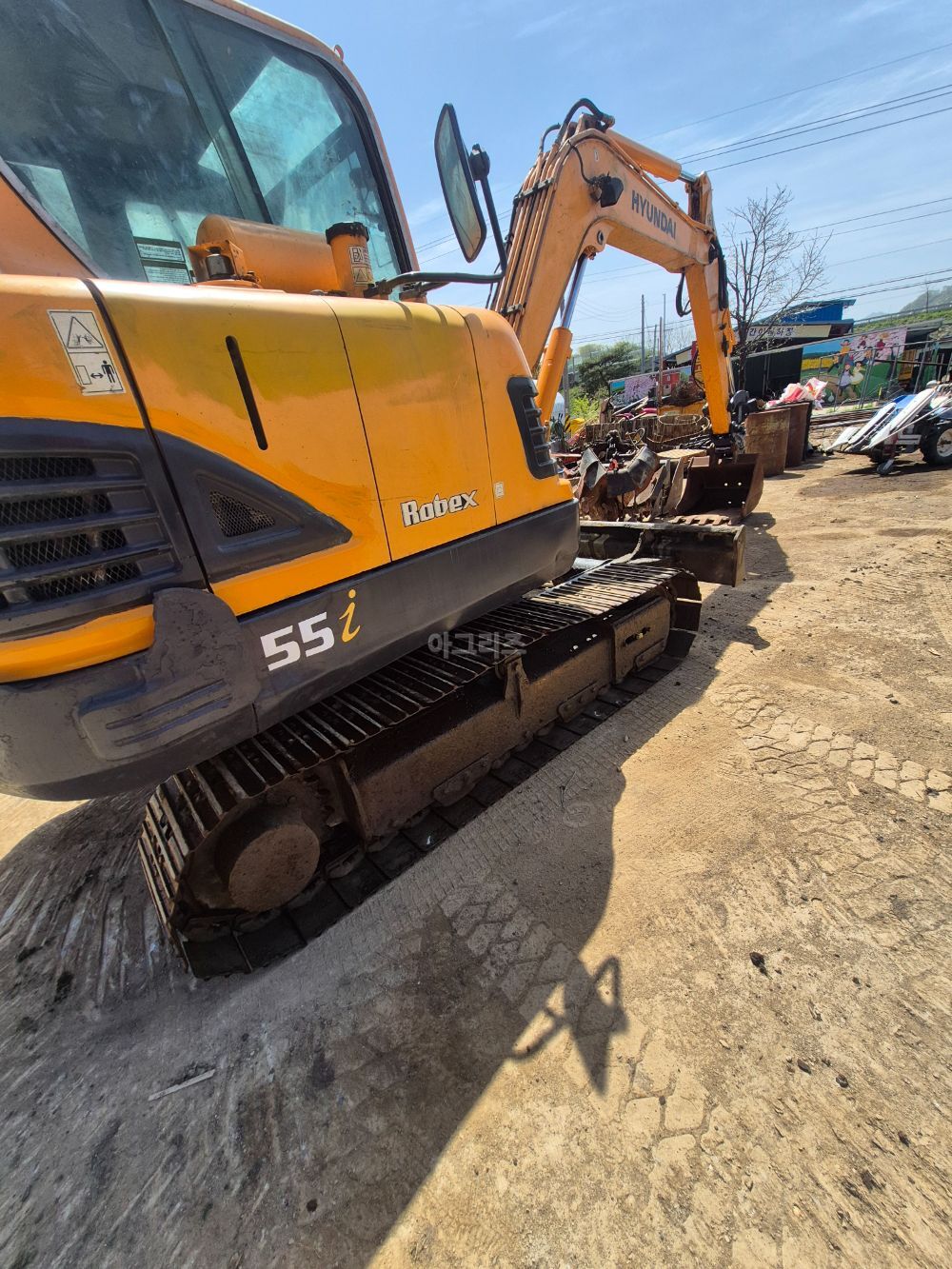 현대 굴삭기 55I (5.5톤) 뒤우측면