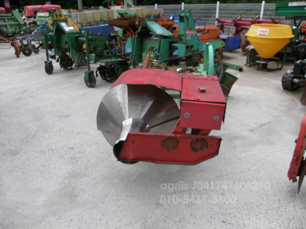  한보논두렁조성기 한보논두렁조성기  뒤우측면