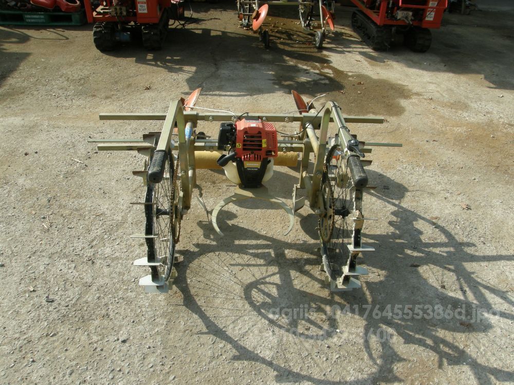  동력비닐피복기 동력비닐피복기  뒤우측면