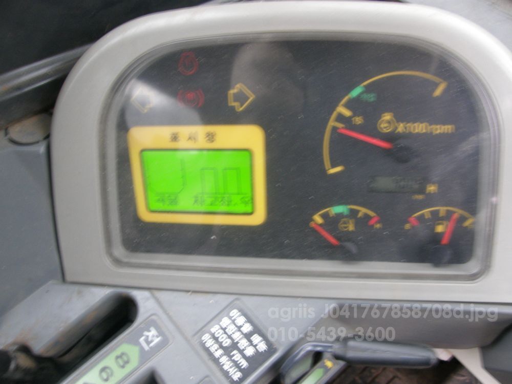 TYM 콩콤바인 TH-752  뒤우측면